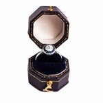 Platynowy pierścionek w stylu Art Deco z diamentami i szafirami