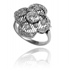 Bague en platine de style Art déco avec diamants