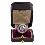 Platynowy pierścionek w stylu Art Deco z diamentami i doszlifowanymi rubinkami