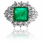 Ring with emerald ~1.80ct and diamonds ~2.50ct