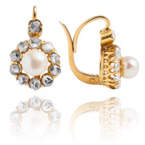 Kolczyki z perłami oraz diamentami wykonane ze złota