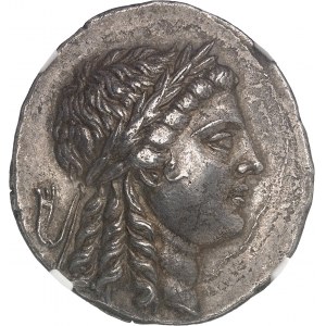 Éolide, Myrina. Tétradrachme ND (150-140 av. J.-C.), Myrina.