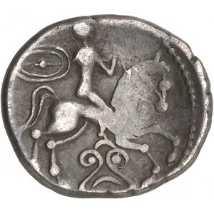 Bituriges / Incertaines du Centre-Ouest. Drachme au cavalier et au bouclier, Classe III, à la tête aquitanique et au fleuron ND (milieu du IIe siècle avant J.-C.).