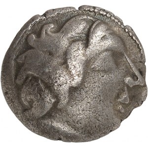 Pictons. Drachme au cavalier ailé et au fleuron ND (fin IIe - début du Ier siècle avant J.-C.).