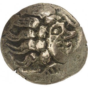 Armorique / Namnètes. Statère à l'hippophore, série 308B, en or bas et billon, Classe III au profil luniforme ND (première moitié du Ier siècle avant J.-C.).