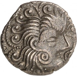 Péri-Armorique / Abrincatui. Statère au profil luniforme, Classe I type de transition, var. 1 ND (fin de la première moitié du Ier siècle avant J.-C. et Guerre des Gaules).