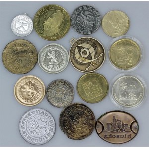 World Lot of 15 Tokens 1970 -2022