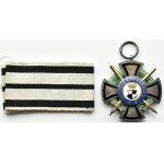 Niemcy, Order Książęcy Krzyża Honorowego Hohenzollernów III klasy z Mieczami, wstążka, oryginalne pudełko, RZADKIE