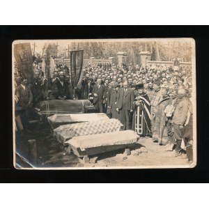 Krzywowierzba koło Włodawy - pogrzeb zbiorowy fotografia ca 1930