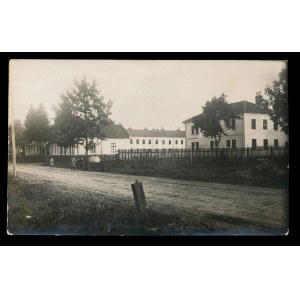 Gródek Fotografická pohlednice zachycující vojenská kasárna (405)