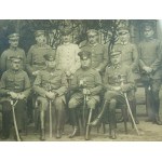 Fotografie důstojníků polských legií s důstojníky pruské armády [štáb PSZ ?] s generálem Felixem von Barthem, šéfem výcvikového inspektorátu [před rokem 1918].