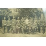 Fotografia dôstojníkov poľských légií s dôstojníkmi pruskej armády [štáb PSZ ?] s generálom Felixom von Barthom, vedúcim Inšpektorátu výcviku [pred rokom 1918].