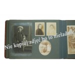 Fotoalbum, das das höfische Leben der Besitzer des Gutes Przygodzice zeigt [Arbeit, Freizeit, Militär].
