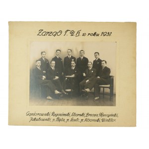 Fotografia zbiorowa przedstawiająca Zarząd T.U.H. (?) w 1931r., f. 33 x 27cm, fot. J. Stolski, Poznań