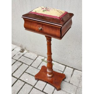 Table à aiguille Biedermeier