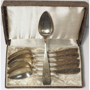 Set of tea spoons