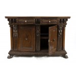 Lombardy Renaissance sideboard - 17th century, provenance Giovanelli family, with carvings typical of the Lombardy area, circa 17th century. In walnut wood. On the sides of the two finely carved doors are columns with caryatids. Dimensions height x width 