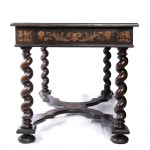 Dutch mahogany writing desk - 19th century, The top is inlaid in floral motifs with fruit wood and boxwood. The four twisted legs are cross-connected in the lower part, this in turn inlaid with floral motifs. A single drawer under the plate. Height x widt