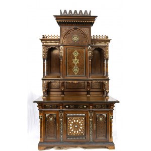 Ivory and mother-of-pearl inlaid sideboard - 19th century, walnut with oriental-style architecture, inlaid with geometric patterns, arabesques and Arabic inscriptions in fruitwood and bone Height x width x depth: 286 x 175 x 76 cm. Item condition grading: