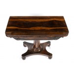 English William IV game table - 1830-1840, made of rosewood, with grooved leg and folding top. Height x width x depth: 73 x 90 x 45 cm. Item condition grading: **** good.