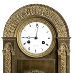 Bronze mantel clock - France, late 18th century, LEPIN, Neoclassical line arched gilt bronze fireplace case. White enamel dial with Roman numerals and black spheres signed Lepin horloger du Roi, movement with wire suspension, pendulum regulator and hour