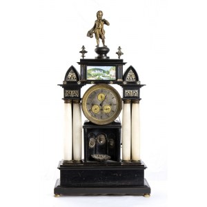 Mantel clock - Austria, Biedermeier early 19th century, temple architectural structure composed as follows: rectangular ebonised wooden base; in the middle part, flanked by two marble columns with gilded wooden plinths and capitals, a fountain with lion h