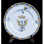 Group of three ceramic plates - Émile Gallé (1846-1904) - Nancy, decorated with crowned animals, signed on the back of each plate. Diameters 23 and 24 cm. Item condition grading: **** good.