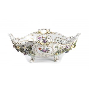 Meissen ceramic centrepiece - 19th century, painted with floral motifs. Meissen Germany. Height x width x depth: 11 x 28 x 18 cm. Item condition grading: ***** excellent.