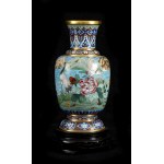 Chinese cloisonné vase - 20th century, enamelled in cloisonné technique. Height x diameter: 23 x 10 cm. Item condition grading: **** good.