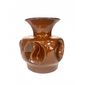 Vase aus brauner Keramik mit schwarzer Innenseite. Polen (?), 1970er Jahre.