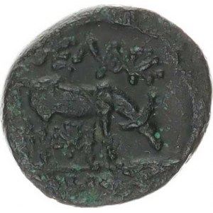 Starověké Řecko, AE 18, Hlava ?/ pasoucí se kráva, zprava (4,976 g)