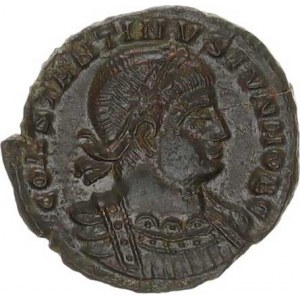 Constantinus II. (317-340), AE 18, dva vojáci drží kopí a štíty, uprostřed dvě standarty