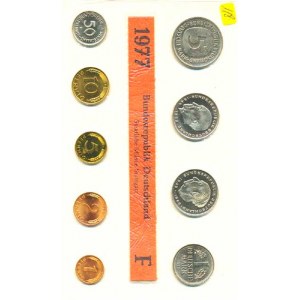Německo - BRD (1949-), Ročníková sada mincí 1977 minc. F (1, 2, 5, 10, 50 Pf., 1, 5,