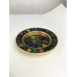 Decorative plate with decorative glasses