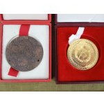 Zestaw Powojennych Niemieckich Medali, Wpinek i Odznak - NRD, RFN
