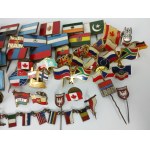 VELKÁ SADA odznaků s vlajkami Celosvětově