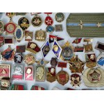 UdSSR - Satz von Abzeichen, Medaillen und Teilen von Uniformen