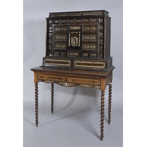Baroque-style cabinet