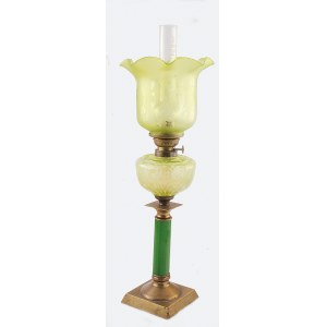Fabryka Lamp Naftowych HUGO SCHNEIDER (zał. 1863), Lampa naftowa z zielonym trzonem