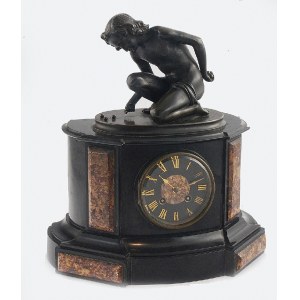 LAY & CHER FILS (spółka zegarmistrzowska od 1860), Zegar kominkowy z figurą chłopca grającego w bule