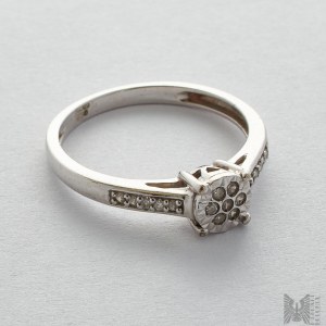 Illusion ring with 17 diamonds - 375 white gold