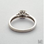 Illusion ring with 17 diamonds - 375 white gold