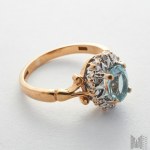 Ring with aquamarine and diamonds - 375 gold