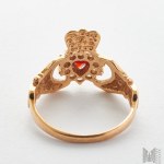 Claddagh Ring mit Granat - 375 Gold