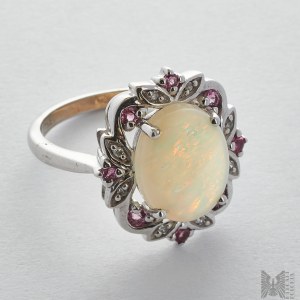 Opal ring - 375 gold