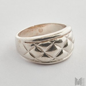 Drobny pierścionek - srebro 835