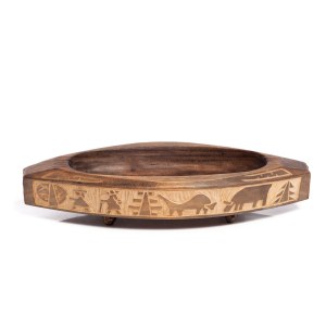 Vyřezávaný dřevěný talíř