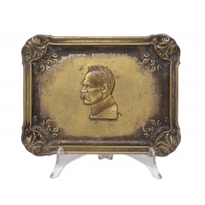 Tablett mit einem Porträt von Marschall Józef Piłsudski