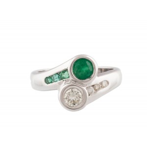 Ring with emeralds and diamonds, France, contemporary