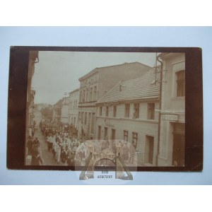 Chociwel k. Stargard, ulica, przemarsz, 1925